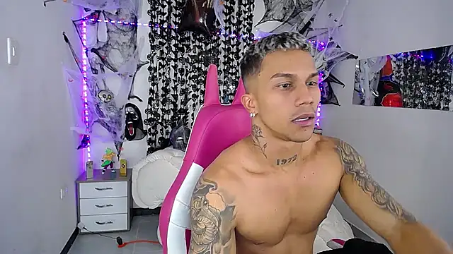 Leonard_Price live sex cam