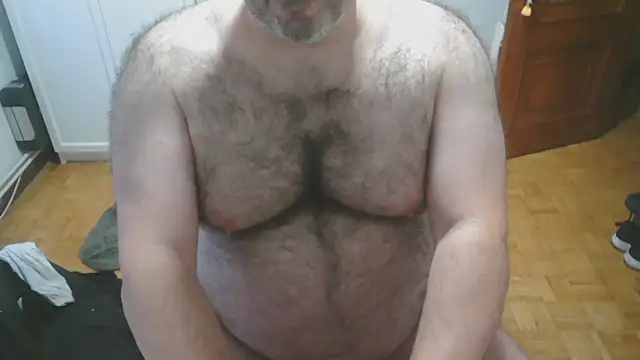 mikeyhotbear live sex cam