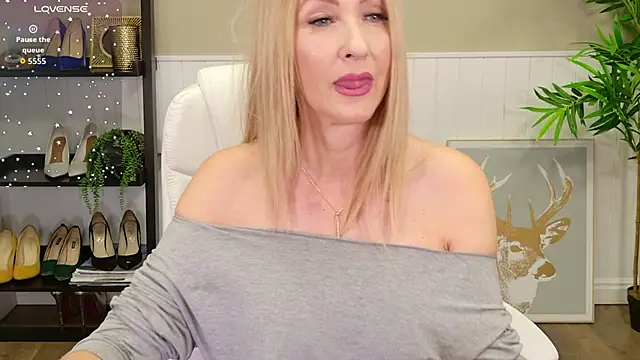 LadyLeea live sex cam