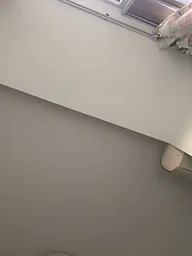 Mile-m live sex cam