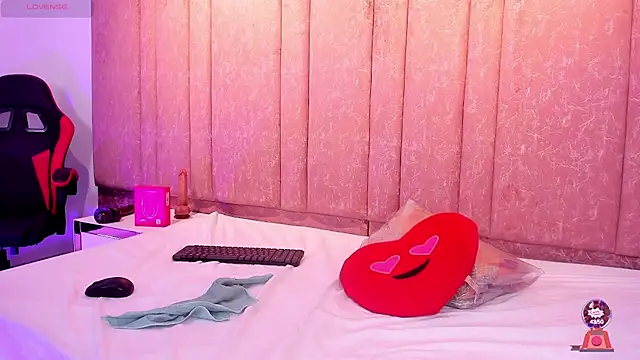 TylerBloom live sex cam