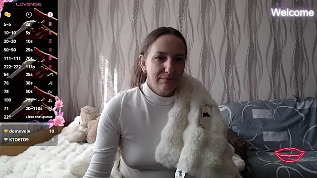 Yevgeshka-Milashka live sex cam