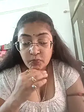 LAVERNIYA_ live sex cam