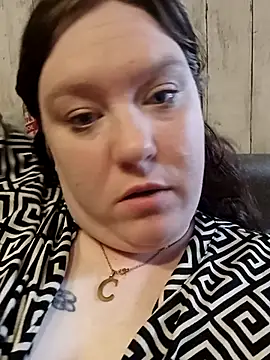CurvyMilf1992 live sex cam