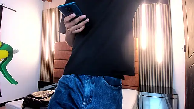 FYKMOR_1 live sex cam