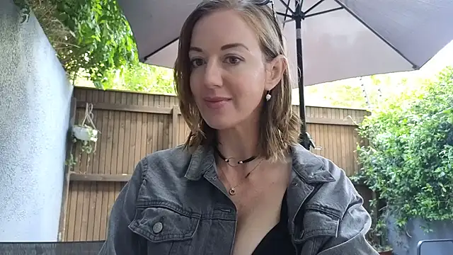 TopsyWilde live sex cam