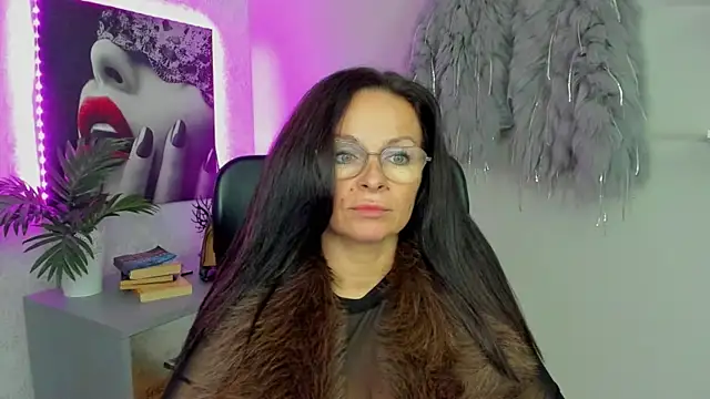 HelenLuxx live sex cam
