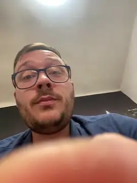 ionut9879 live sex cam