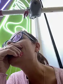 NataKitten live sex cam