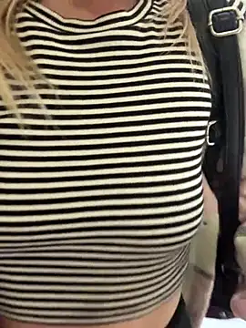 SweetCupcaks live sex cam