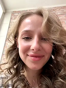 CaseyStar live sex cam