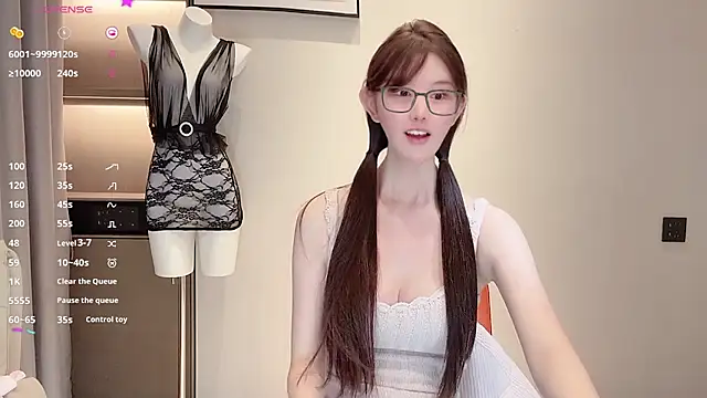 Qenen1 live sex cam