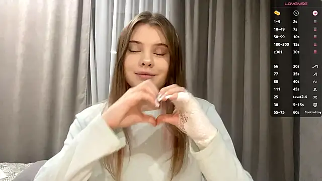 CarolinePepper live sex cam