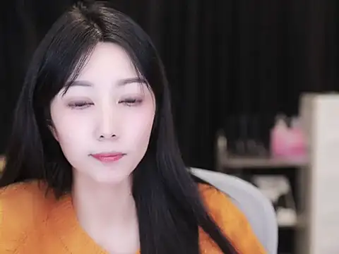 Nuyoah-77 live sex cam