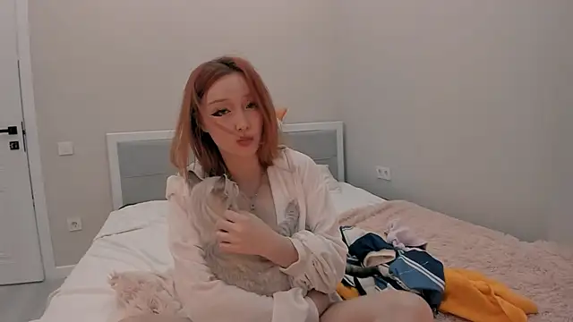 yuna_loon live sex cam