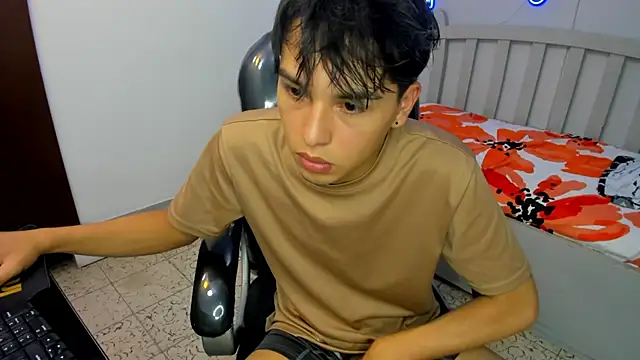 StiwenTwink live sex cam