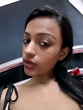 Your-Kitkat live sex cam