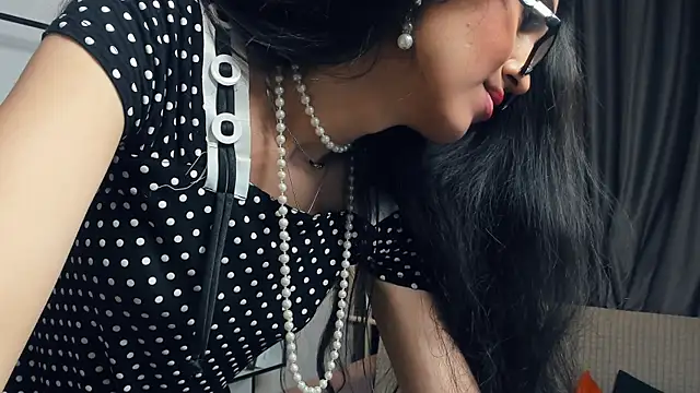 LuxeSins live sex cam