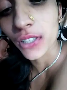 bold-couple live sex cam