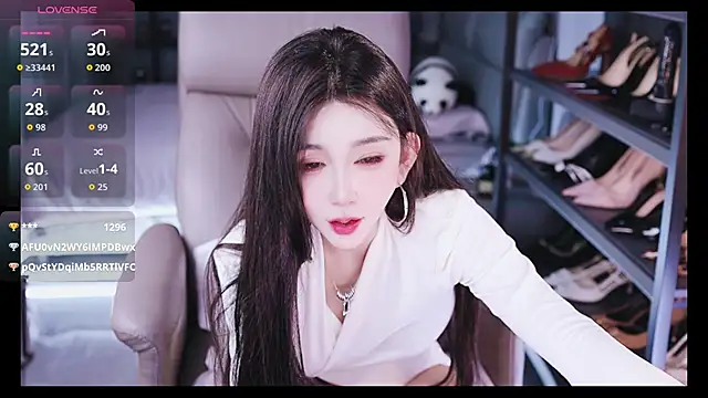 Liora- live sex cam