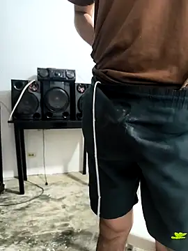 giannis090 live sex cam