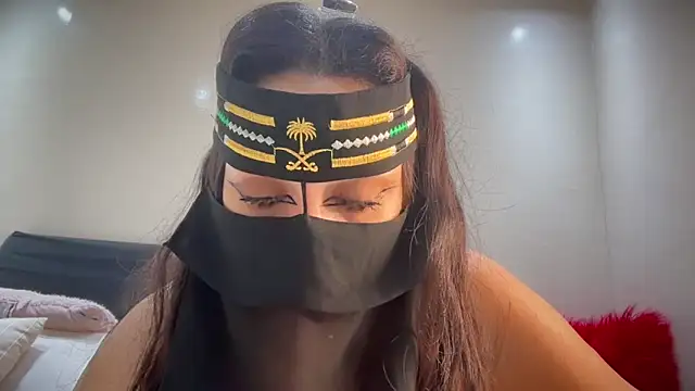 jyjyelamira live sex cam