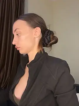 Polli_Kiss live sex cam