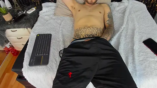 BodyInkDesire live sex cam