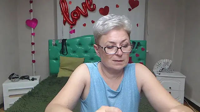 EmiliaGree live sex cam