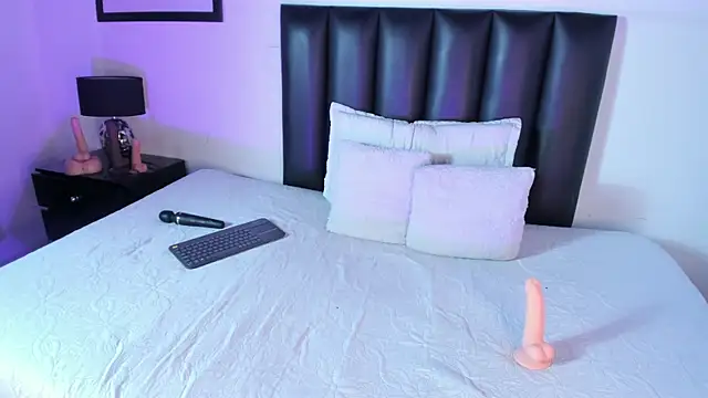 MelanieKim live sex cam