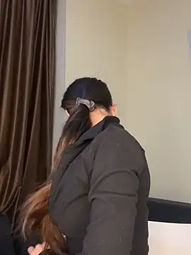 Polli_Kiss live sex cam