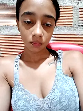 Zoe_Sweett18 live sex cam