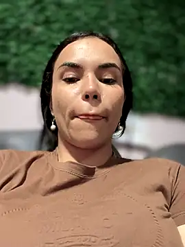 Naatalia live sex cam