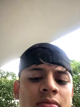 Cute_curious live sex cam