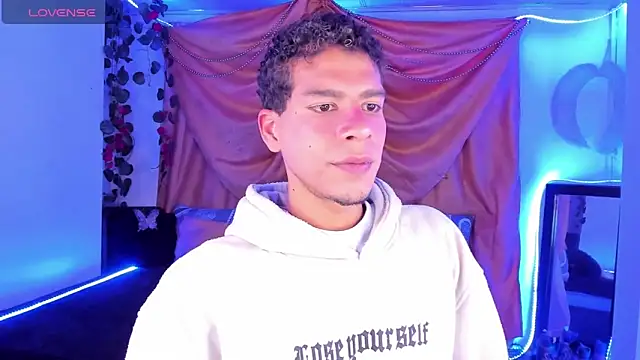 Ethan_Boyy live sex cam