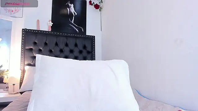 ScarlettVell live sex cam