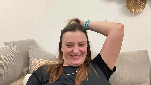 Velvetwitch87 live sex cam