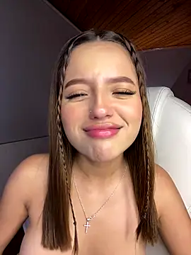 Sofia18_pinkk live sex cam