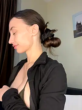 Polli_Kiss live sex cam