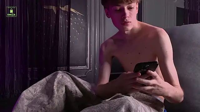 Kevin_Garsia live sex cam