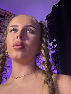 AubrieleRouj1 live sex cam
