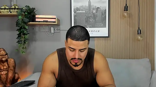 ApoloMakris live sex cam
