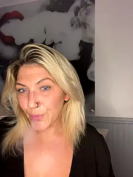 LittleMissEeve live sex cam
