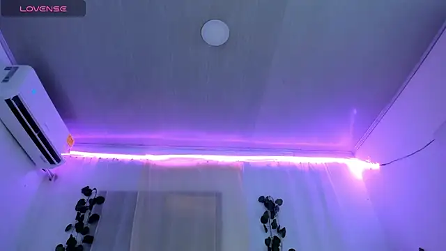 catalina_and_roger live sex cam