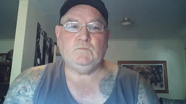 KINKYBLUEYES69 live sex cam