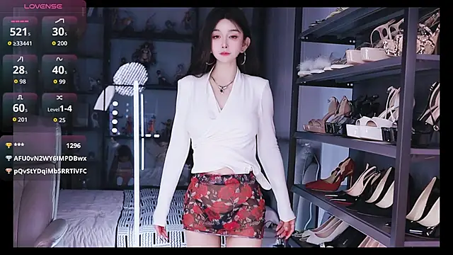 Liora- live sex cam