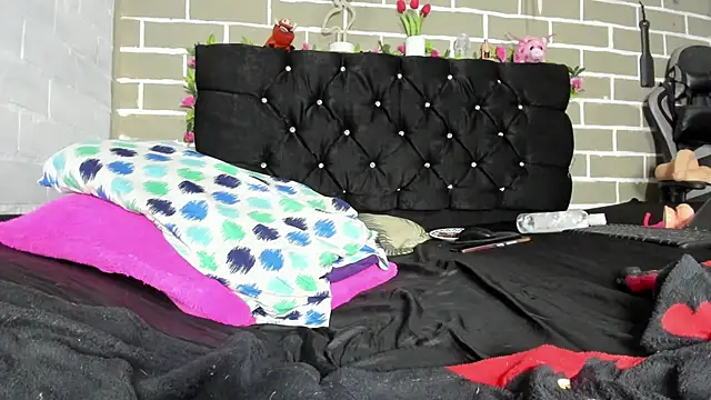 CharlotteBrowm live sex cam