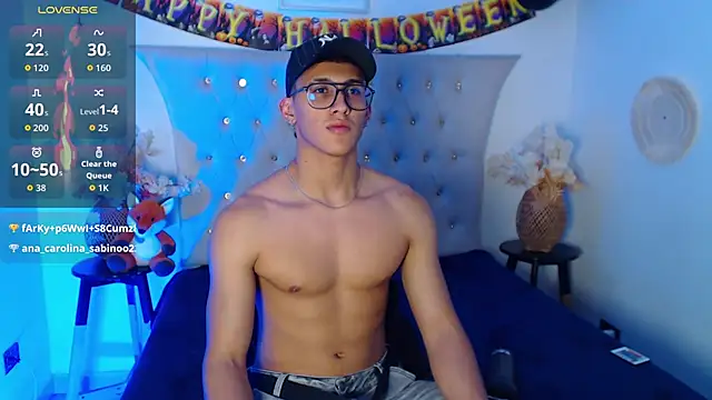 SalvadorFit live sex cam
