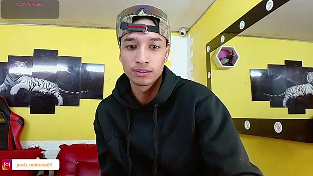 jose_sexycumm live sex cam