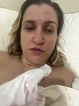Bia_sexynovaes live sex cam